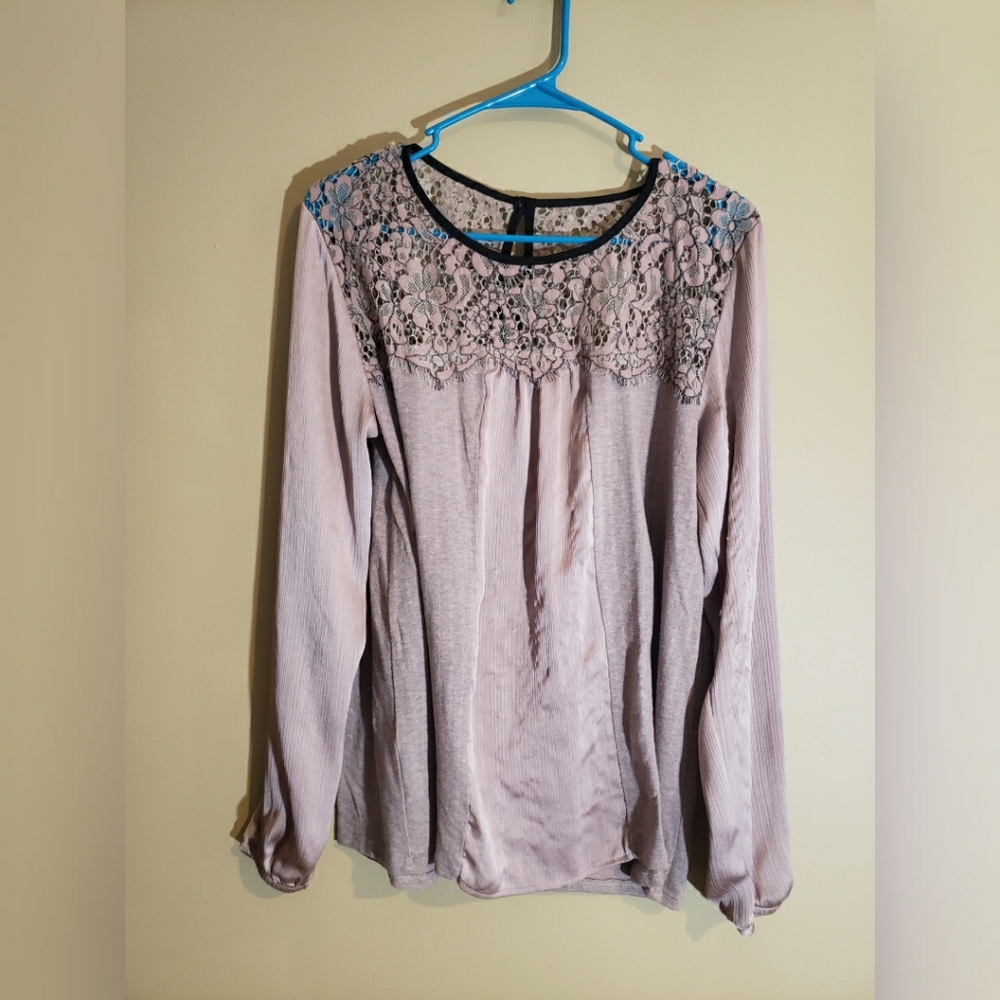 CLOSET CLOSING! Maurices Lace Blouse